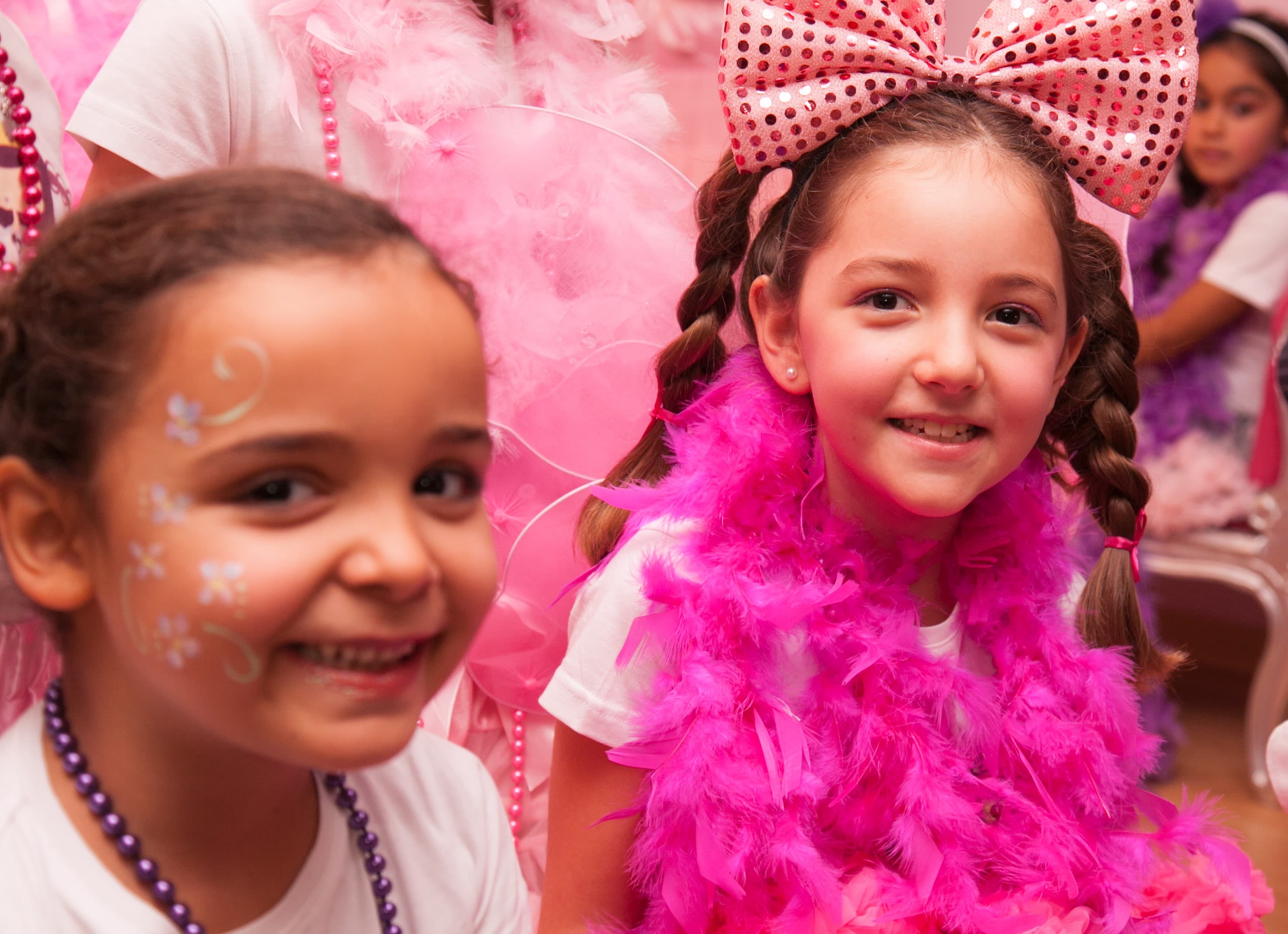 Festa com decoração  rosa e dourado